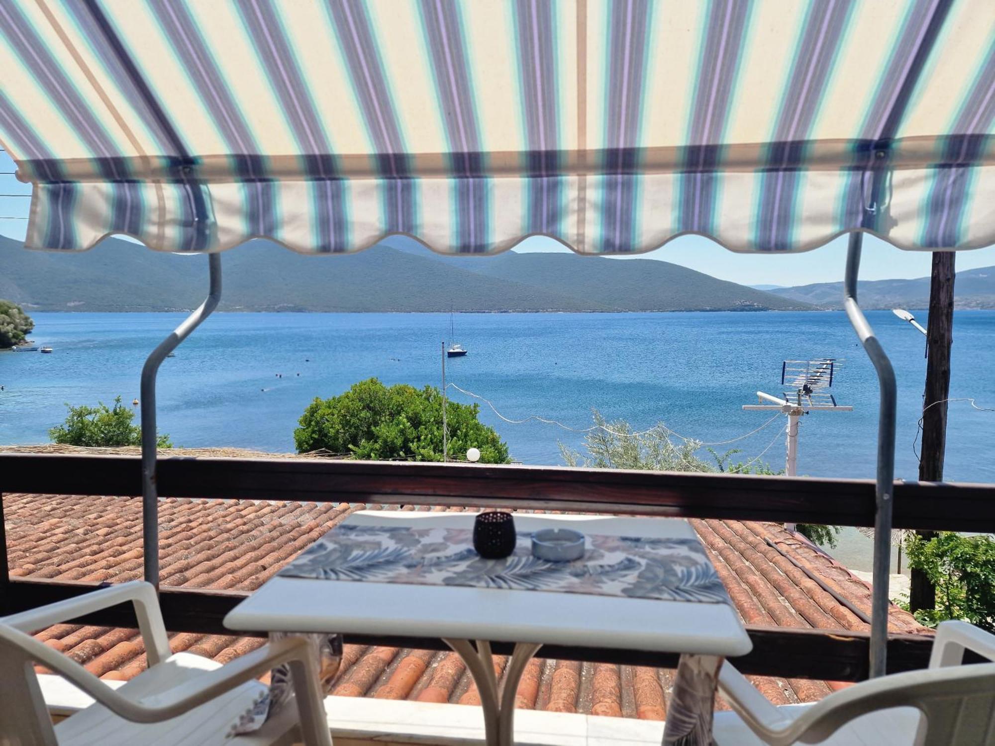 Salonikios Apartment เตเลออส ภายนอก รูปภาพ